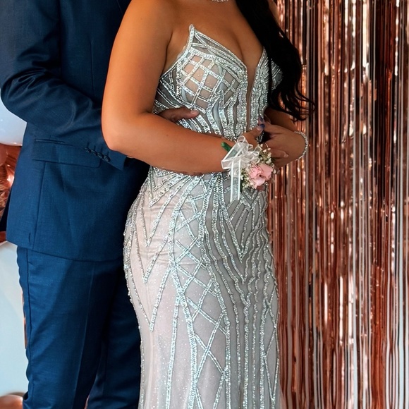 Beautiful Prom Dress - Picture 7 of 7